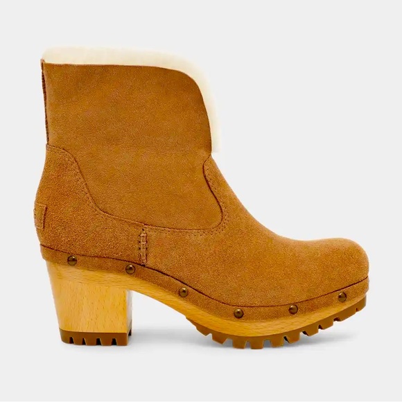 Boot/clog, Thebes, UGGS - Picture 1 of 9